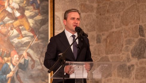 У ТРЕБИЊУ ОТВОРЕНА ИЗЛОЖБА НЕВЕСИЊСКА ПУШКА У СРЦУ ХЕРЦЕГОВИНЕ   Дах историје на сликарском платну