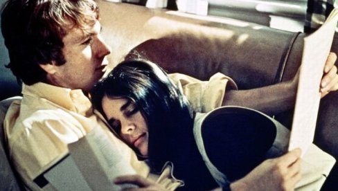 НЕЗАБОРАВНЕ ЉУБАВНЕ И ПОРОДИЧНЕ ПРИЧЕ КОЈЕ ОСТАЈУ СА ВАМА ЗАУВЕК: 15 филмова због којих ћете исплакати душу!