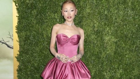 ПЕВАЧИЦА ЗА ДЛАКУ ИЗБЕГЛА НЕСРЕЋУ: Паника након премијере новог филма