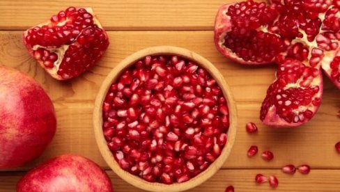 ЗАШТО ЈЕ НАР НАЈВРЕДНИЈЕ ВОЋЕ ЈЕСЕНИ? Драгуљ пун витамина