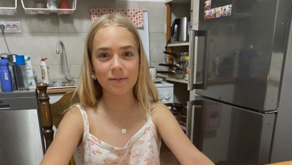 ЗА ЈЕЛЕНИНО ЛЕЧЕЊЕ ТРЕБА 76 МИЛИОНА: Тинејџерки из Београда потребна помоћ хуманих грађана