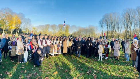 POMEN SOLUNCIMA U FRANCUSKOJ: Odata počast na Srpskom vojničkom groblju u Parizu (FOTO/VIDEO)