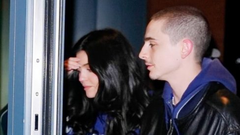 КАЈЛИ ЏЕНЕР НАПРАВИЛА ХАОС ЗБОГ ТРАЧА КОЈИ КРУЖИ МРЕЖАМА: Чим су јавили да ју је – тим речима – шутнуо, пожурила је да свима зачепи уста!