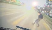 DEČAK (10) POGINUO DOK JE PRELAZIO ULICU: Mališan pričao na telefon, a onda je na njega naleteo autobus