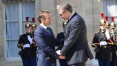 ВУЧИЋ СА МАКРОНОМ У ПАЛАТИ У ПАРИЗУ: Радна вечера председника Србије и Француске, најављени разговори о заједничким пројектима