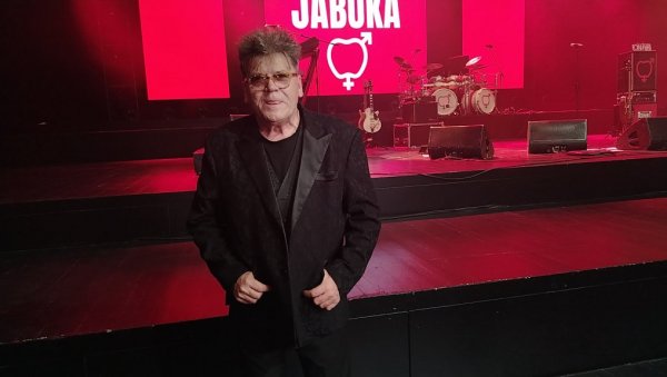 ДВОСТУРКО ИЗНЕНАЂЕЊЕ: Црвена јабука певала у част Халиду Бешлићу, а Жери се на сцени придужио и Жељко Самарџић (ФОТО)