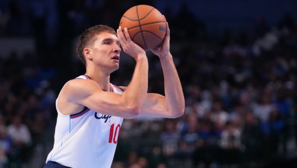 ВРАТИ ГА САДА НА КЛУПУ АКО СМЕШ! Богдан Богдановић доминантан у победи Клиперса