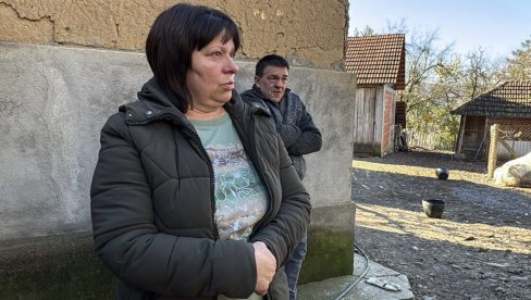 РОЂАЦИ УБИЈЕНИХ КОД БАБУШНИЦЕ ЗА НОВОСТИ Ни са ким се никада нису посвађали, не знамо шта је могло да буде узрок нечег оваквог (ВИДЕО)