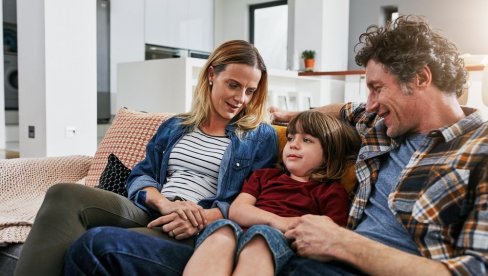 РОДИТЕЉИ УСПЕШНЕ ДЕЦЕ НИКАДА НЕ ПИТАЈУ СВОЈУ ДЕЦУ КАКО ЈЕ ДАНАС БИЛО У ШКОЛИ: Поставите ових 7 питања и видећете промену