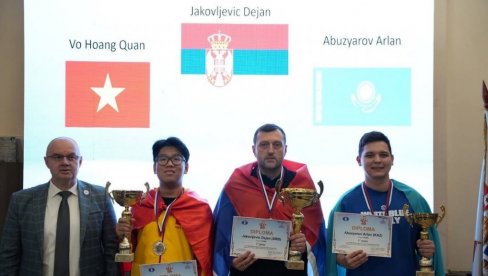 SRBIN PRVAK SVETA U ŠAHU! Dejan Jakovljević osvojio amaterski šampionat planete! (FOTO)