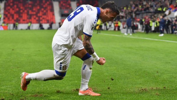 АЛЕКСАНДАР СТАНКОВИЋ КАО ОТАЦ ДЕЈАН: Млади фудбалер на идентичан начин постигао првенац за репрезентацију (ВИДЕО)