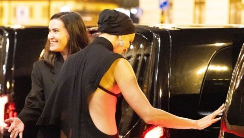 ИРИНУ ШАЈК СИНОЋ НИКО НИЈЕ ПРЕПОЗНАО: Драстична трансформација, сви су гледали у 1 ствар! (ФОТО)