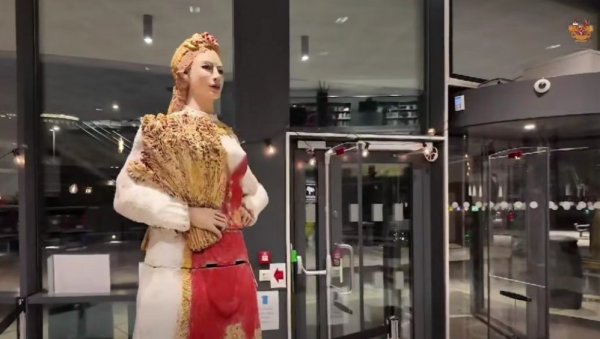 КИКИНЂАНКА У НОРВЕШКОЈ: Наша делегација поклонила скулптуру братском Нарвику