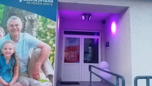 PODRŠKA UZ LJUBIČASTA SVETLA: Svilajnac obeležio Svetski dan prevremeno rođene dece