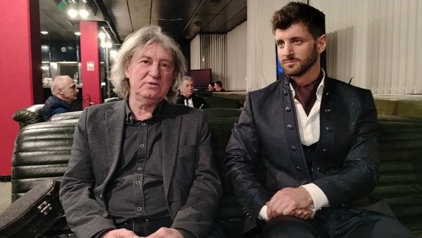 ТРЕБА ВРАТИТИ И САЧУВАТИ НАРОДНУ МУЗИКУ: Група Легенде о стању на естрадној сцени, трајању и монографији (ФОТО)