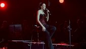 BOG VOLI HRABRE: Emina Jahović zablistala na drugom od tri koncerata u srpskoj prestonici (FOTO)
