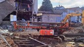 ZID SE OBRUŠIO NA GRADILIŠTE, ODMAH DO MAŠINA: Prve fotografije urušene kuće na Vračaru (FOTO)