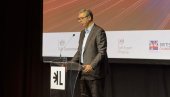 ПОСЛОВНА КОНФЕРЕНЦИЈА У ЛОЖИОНИЦИ: Председник Вучић се обраћа на скупу Building Futures (ВИДЕО)