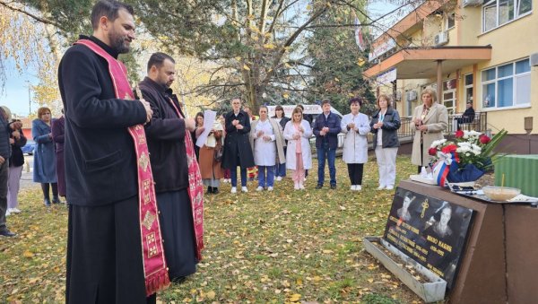 УГЉЕВИК ПАМТИ ПРЕМИНУЛЕ МЕДИЦИНАРЕ: Јунаци у рату и миру