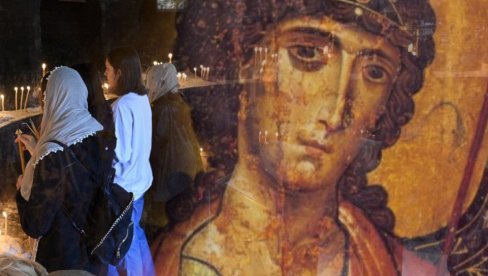 ВЕРУЈЕ СЕ ДА СЕ НА АРАНЂЕЛОВДАН СВЕ ЖЕЉЕ ИСПУЊАВАЈУ: Ево када је најбоље време да се помолите