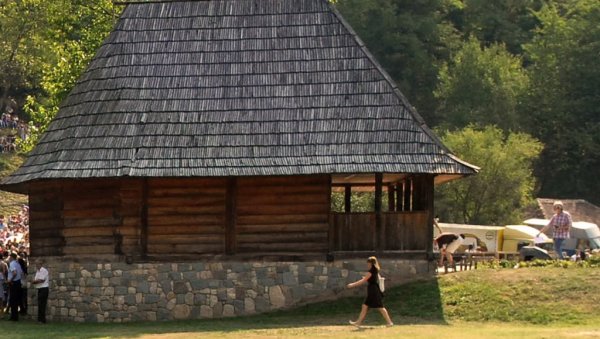 ТРШИЋАНИ САБОРНО СЛАВЕ ВУКОВУ И СЛАВУ ХРАМА: Уживање у  духовној радости