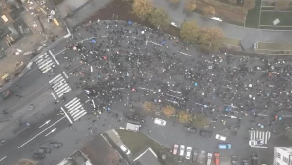 ТОТАЛНИ ДЕБАКЛ БЛОКАДЕРА У БЕОГРАДУ: Снимак дроном, ево колико их се тачно окупило (ВИДЕО)