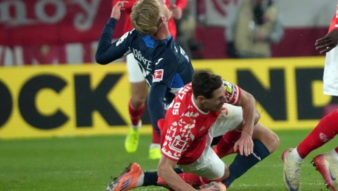 РЕКОРД КОЈИ НИКО НЕ БИ ВОЛЕО ДА ОБОРИ: Ово је фудбалер са највише добијених црвених картона