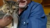 АСА СЕ ВРАЋА КУЋИ: Нестала мачка пронађена након 10 година (ВИДЕО)