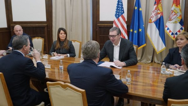 ИСТАКАО САМ ДА ЈЕ ЗА СРБИЈУ ВЕОМА ЗНАЧАЈНО ПИТАЊЕ ФУНКЦИОНИСАЊА КОМПАНИЈЕ НИС Вучић се састао са конгресменима Тарнером и Норкросом