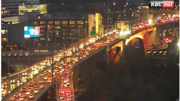 ЛУДИЛО У БЕОГРАДУ, ПОПОДНЕВНИ ШПИЦ УЗЕО МАХА: Возила миле на Газели, али je критично и на овим деловима! (ФОТО)