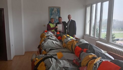 ВРЕДНА ДОНАЦИЈА: Јакне за угрожене Пчињског округа