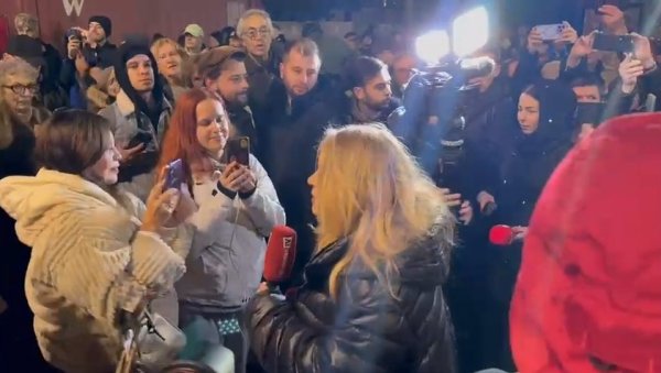 НА ПРОТЕСТУ НОВИНАРА ПРОТИВ НАСИЉА: Нападнута новинарка Информера