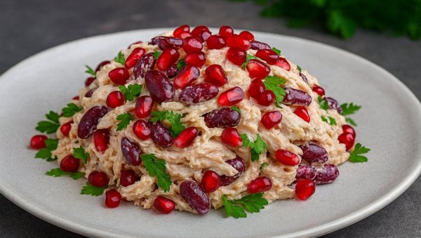 САЛАТА ОД ПАСУЉА И ПИЛЕЋИХ ПРСА: Припрема је једноставна, а резултат је салата која увек одушевљава