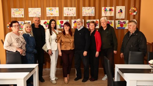 ЈАЧАЊЕ ЗАЈЕДНИЦЕ: Крстовски са пензионерима о изазовима и новим пројектима (ФОТО)
