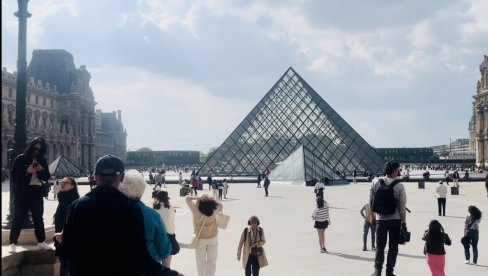 LUVR OTVOREN, ALI SAMO DELIMIČNO: Štrajk zaposlenih u muzeju se nastavlja