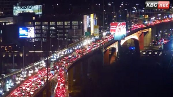 БЕОГРАД У ПОТПУНОМ КОЛАПСУ: Поподневни шпиц направио хаос, наоружајте се стрпљењем и избегавајте ове правце (ФОТО)