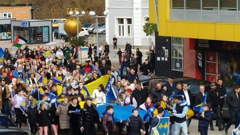 SLAVILI UZ RATNE ZASTAVE: U Srebrenici održan defile povodom obeležavanja tzv. Dana državnosti BiH