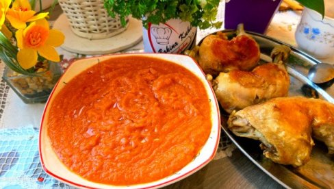 ОД САДА ЋЕТЕ САМО ОВАКО ПРАВИТИ ПИЛЕТИНУ: Рецепт за сос који ће јој дати невероватан укус (ВИДЕО)