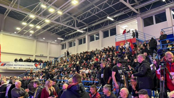 МИОНИЦА ЧЕКА ВУЧИЋА Халом одјекује: Ацо, Србине (ВИДЕО)