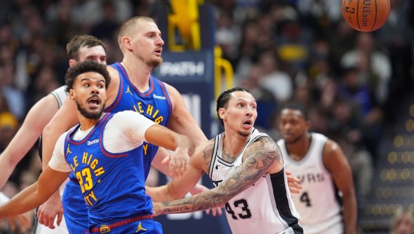 НИ ЈОКИЋ НЕ МОЖЕ ДА ПОМОГНЕ ОЧАЈНОМ ДЕНВЕРУ: Нагетси изгубили добијен меч (ВИДЕО)