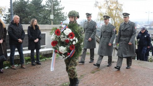ВЕЧНИ ПИЈЕТЕТ ОСЛОБОДИОЦИМА: Краљевчани обележили Дан ослобођења у Другом светском рату