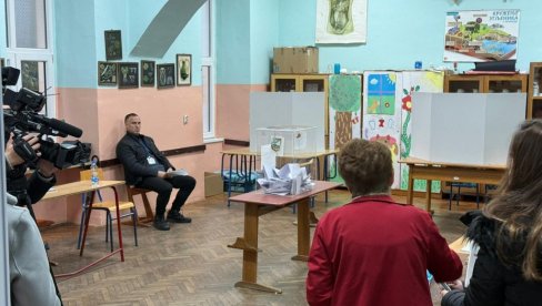 СТИГЛИ РЕЗУЛТАТИ ПОНОВЉЕНИХ ИЗБОРА У ЈАРКОВЦУ: Напредњаци драматично увећали предност, блокадери добили 10 посто мање гласова