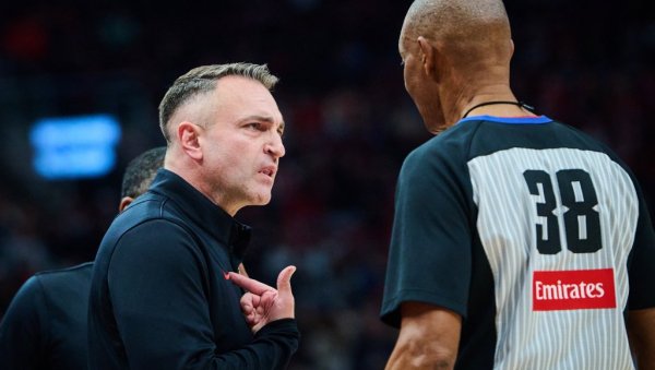 БИЛО ЈЕ ПРЕКОМЕРНЕ УПОТРЕБЕ РУКУ Овако је Дарко Рајаковић прокоментарисао пораз Торонта од Клиперса у НБА лиги