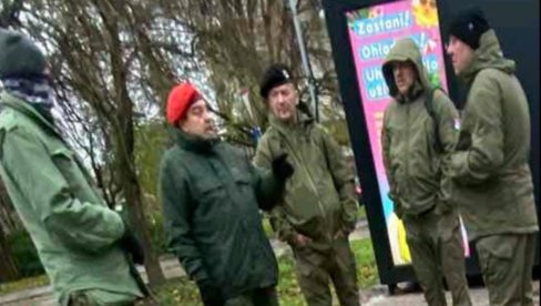 SKANDAL U IZBORNOM DANU U NEGOTINU: Policija kod blokadera pronašla palice! (FOTO)