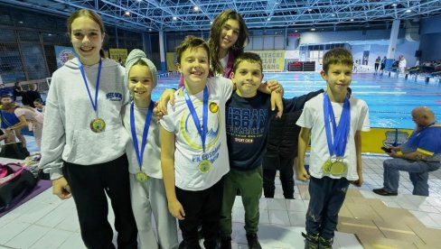MEĐUNARODNI PLIVAČKI MITING U PANČEVU: Devet medalja za mlade takmičare „Posejdona“ (FOTO)