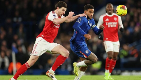 КАКАВ ДЕРБИ ЛОНДОНА: Арсеналу ни играч више није помогао да победи Челси