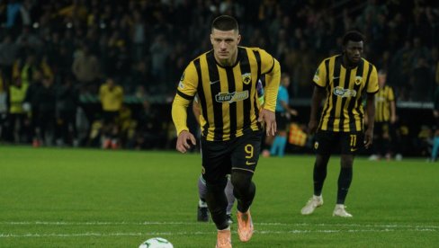 HET-TRIK LUKE JOVIĆA NAKON ŠEST GODINA! Srbin tri puta tresao mrežu u derbiju Panatinaikos - AEK