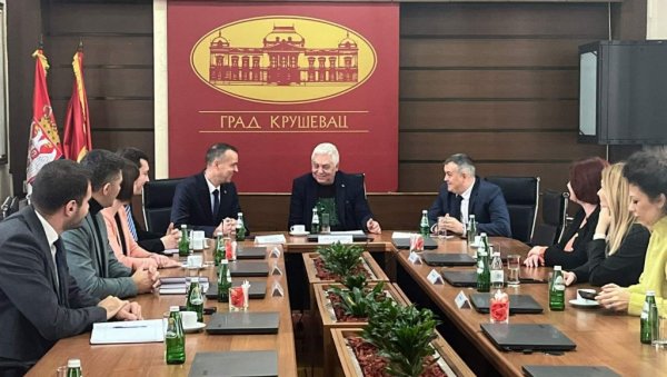 МИНИСТАР БРАТИНА У КРУШЕВЦУ: Отворио скуп Медији и вештачка интелигенција - револуција или еволуција”