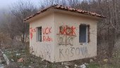 NA KOSMETU NIŠTA NOVO: Grafiti tzv. OVK osvanuli na magistralnom putu Priština-Raška