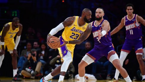 НБА КУП: Леброн Џејмс даје гас, Букер преузима одговорност...